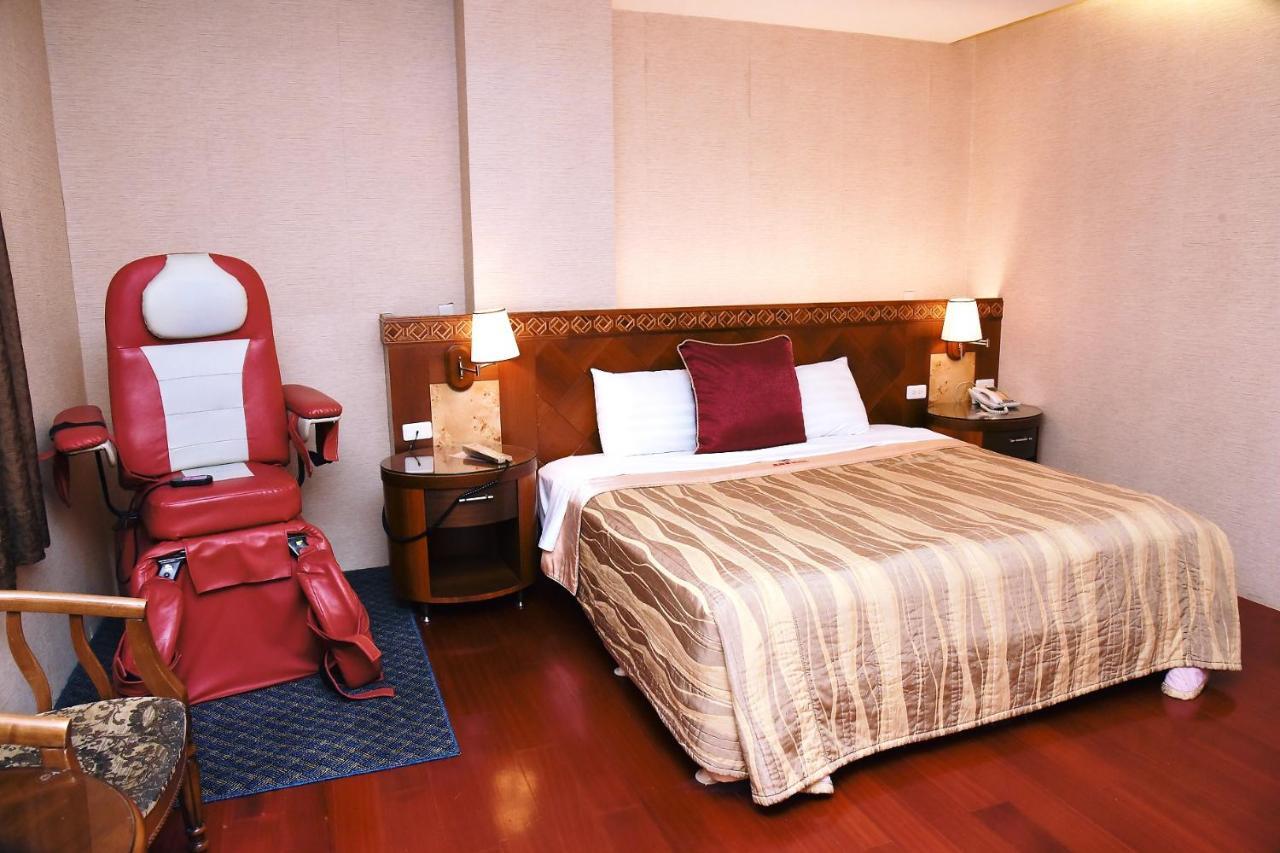 England Business Motel Yilan Extérieur photo