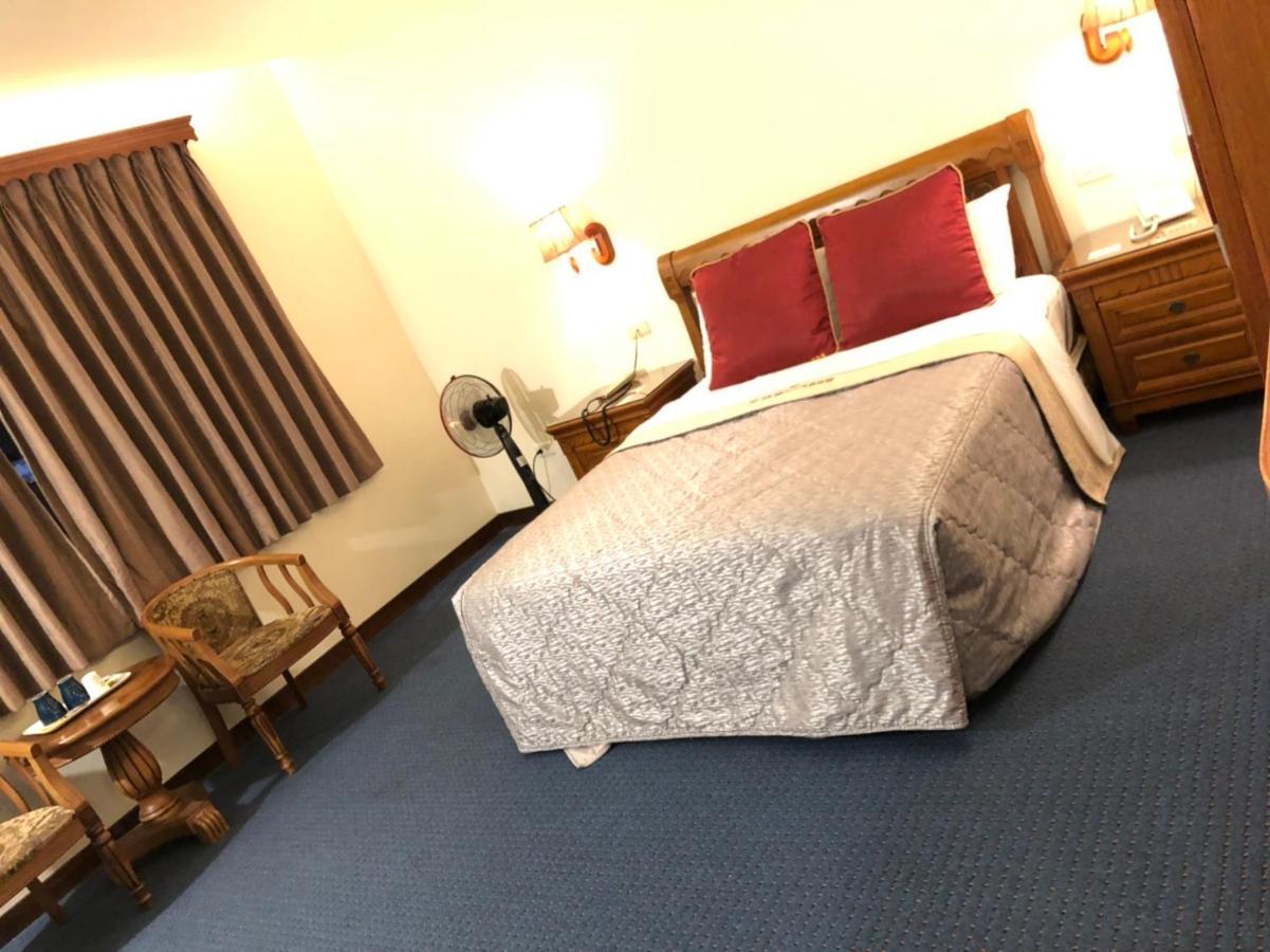 England Business Motel Yilan Extérieur photo